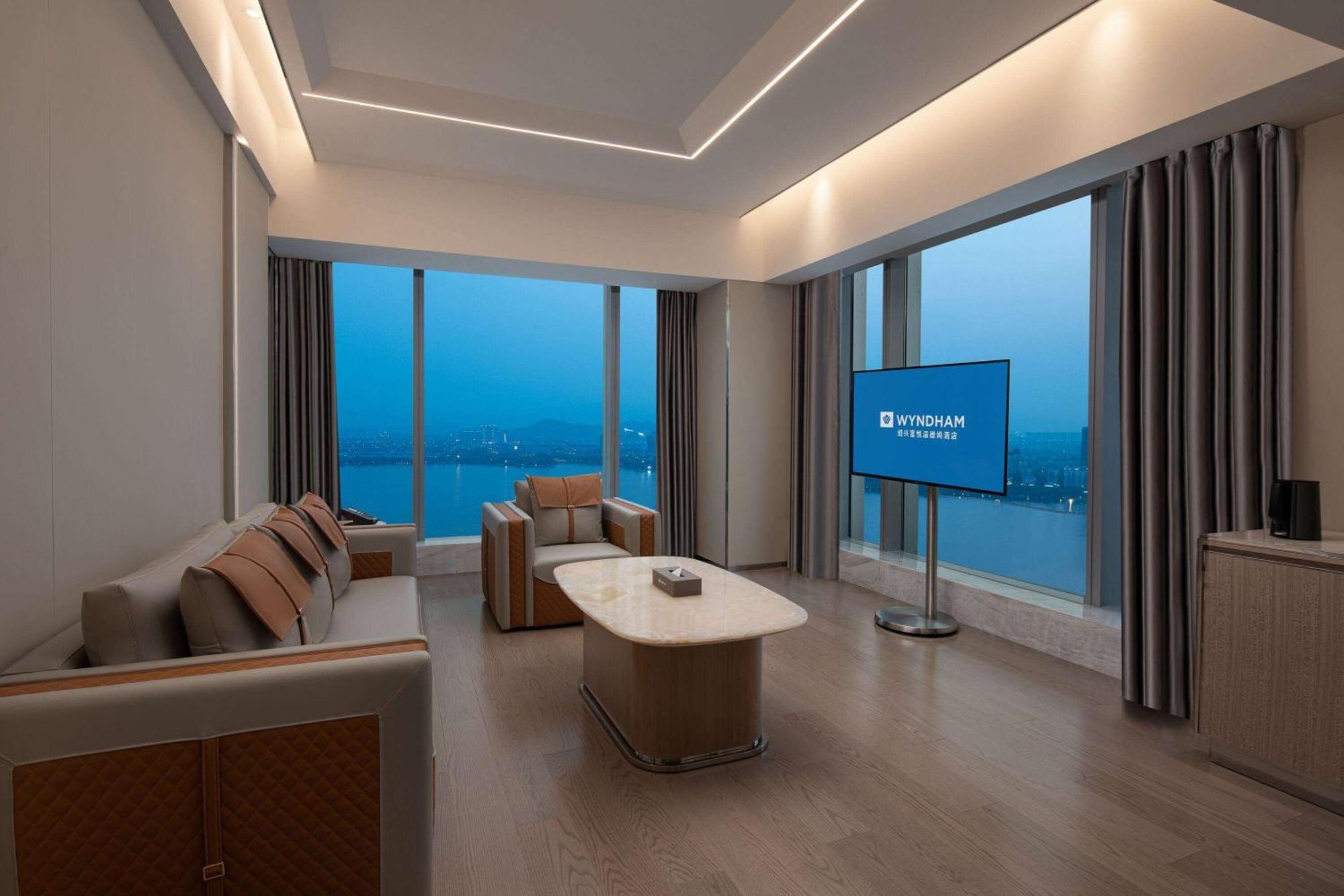 Wyndham Shaoxing Keqiao Hotel Exterior photo
